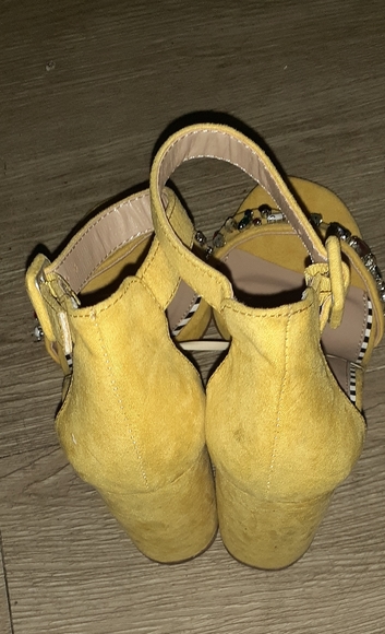 Shoes - Picture 1 of 2